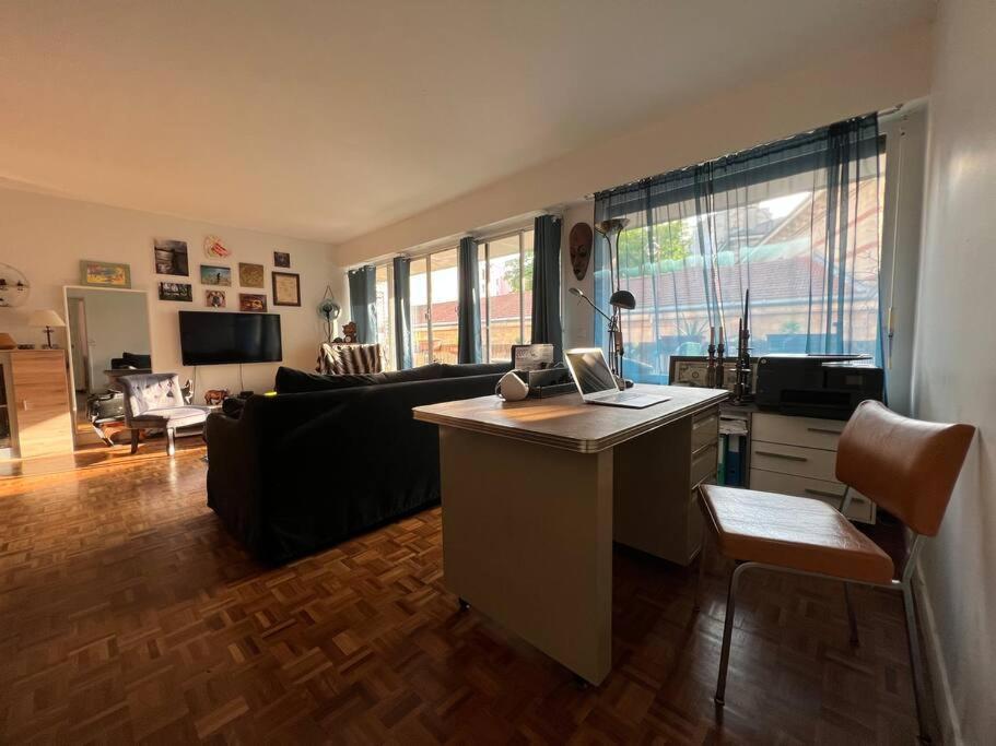 Grand Appartement Avec Balcon Et Parking Gratuit Sur Place Párizs Kültér fotó