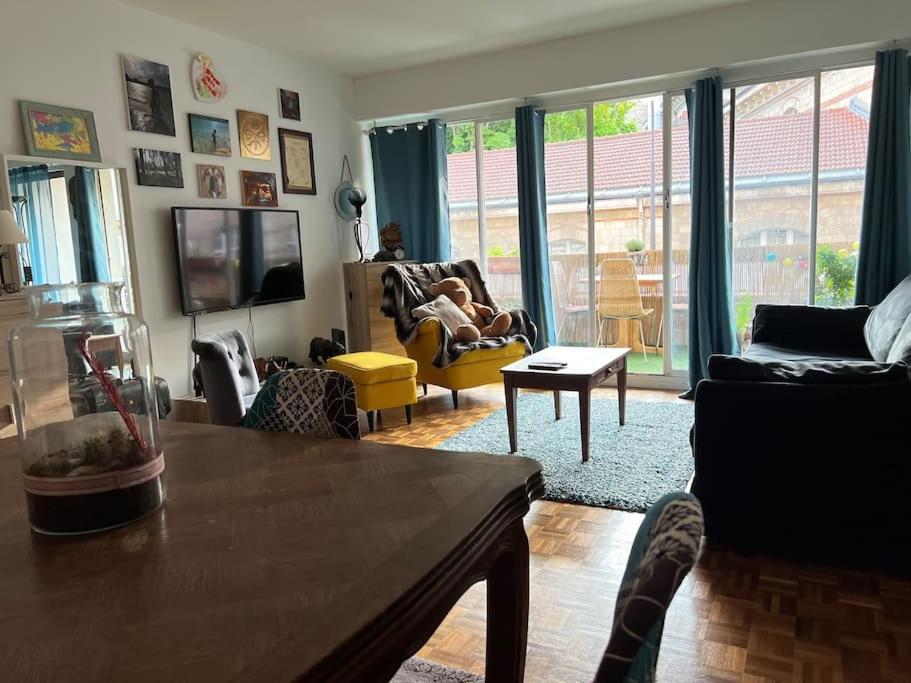 Grand Appartement Avec Balcon Et Parking Gratuit Sur Place Párizs Kültér fotó
